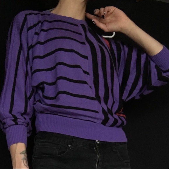 Vintage vibes Purple and black sweater - Picture 2 of 5